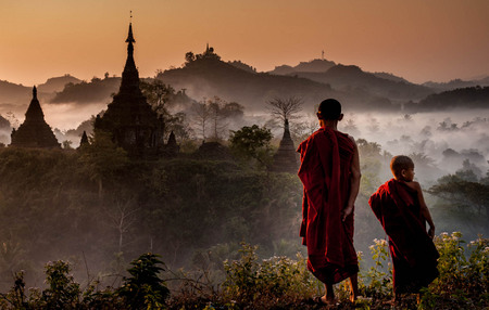 Shwemyawar Monastery, Sunrise Mrauk-U