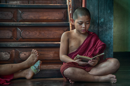 Chaukhtetgyi Monastery, Yangon