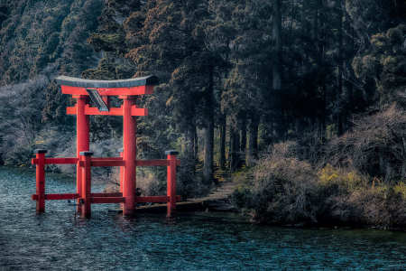 Lake Ashi, Hakone shrine