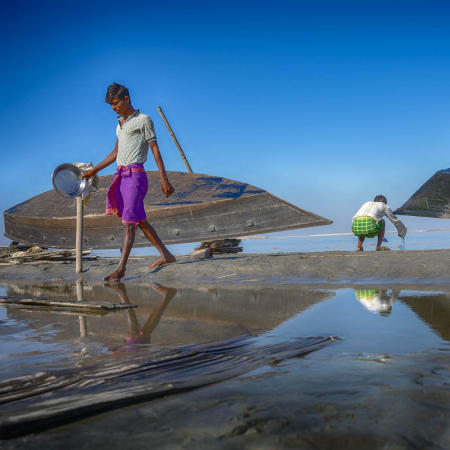 Dhekiajuli fishing village, Bharmaputra River, India